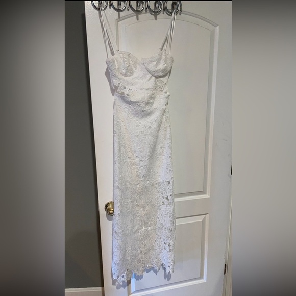 New! Amable by Mable Lace Cutout White Midi Dress 🤍 Small NWT! - Picture 3 of 11